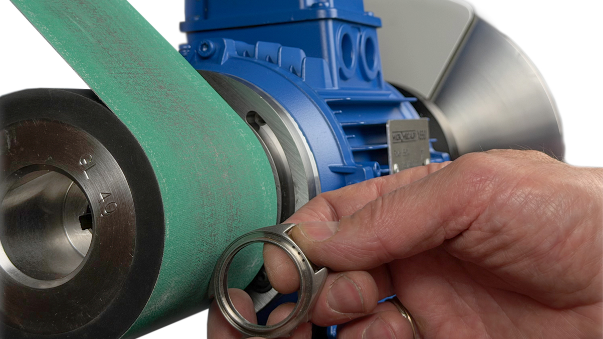 Micromecalp X550 EVO Schleif- und Lapidiermaschine mit Bandschleifsystem und Universalwelle zum Wechsel zwischen Scheiben
und Stangen, inkl. 240 mm Scheibe und 80 SH Rolle, 230 V