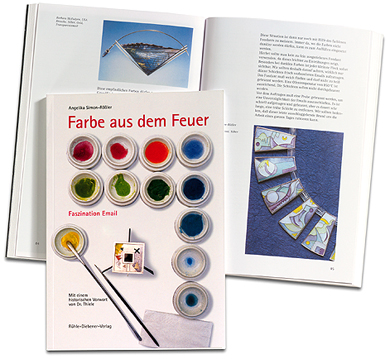 Fact Book 
Farbe aus dem Feuer
