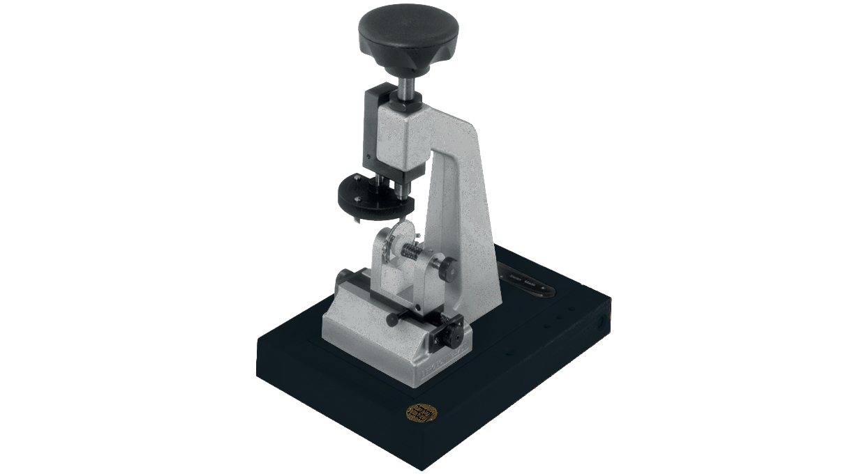 Bergeon 5700-BP device for opening watch cases with pressure back