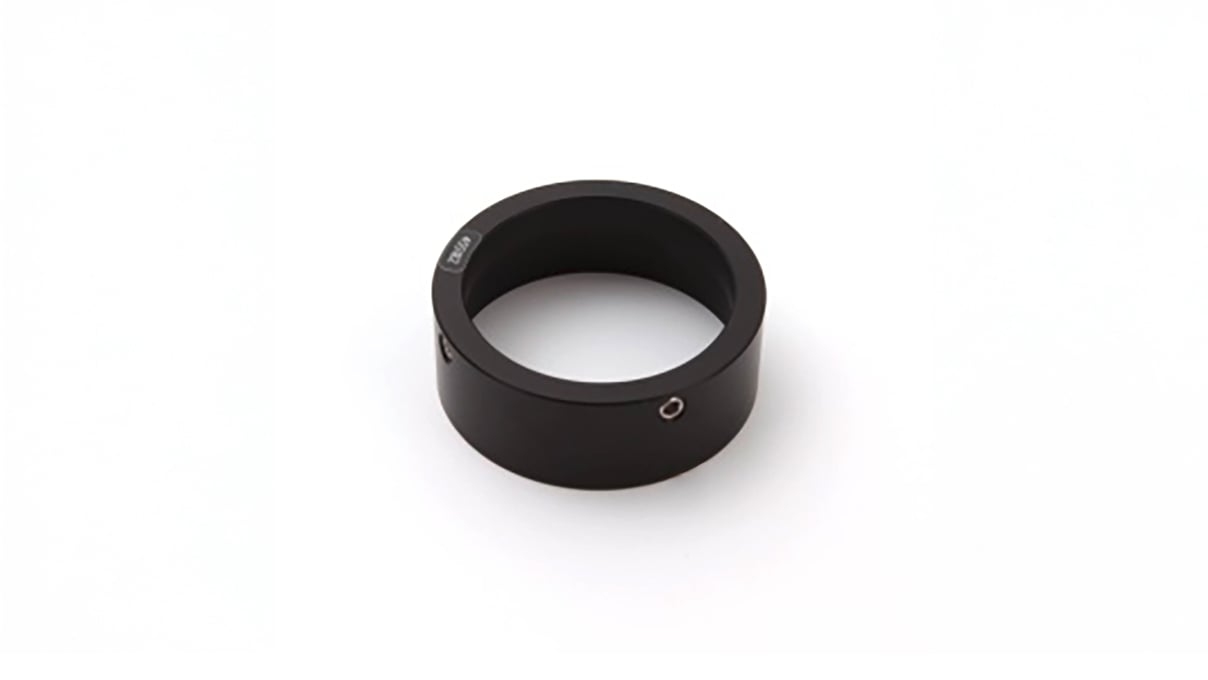 Zeiss montagering A53, voor bevestiging van een ringlicht met een binnendiameter van 66 mm aan een
Stemi 508 of een Stemi voorzetoptiek met een diameter van 53 mm