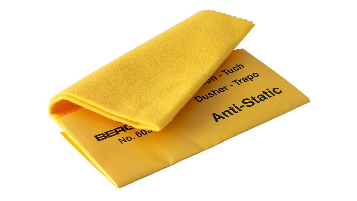 Bergeon 6032 Anti-Static cleaning cloth, yellow