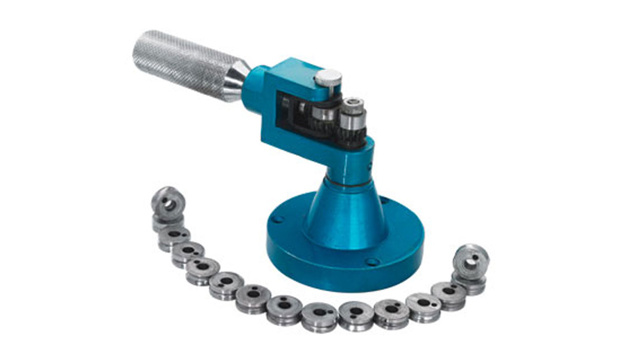 Ring width changing machine with 17 steel dies