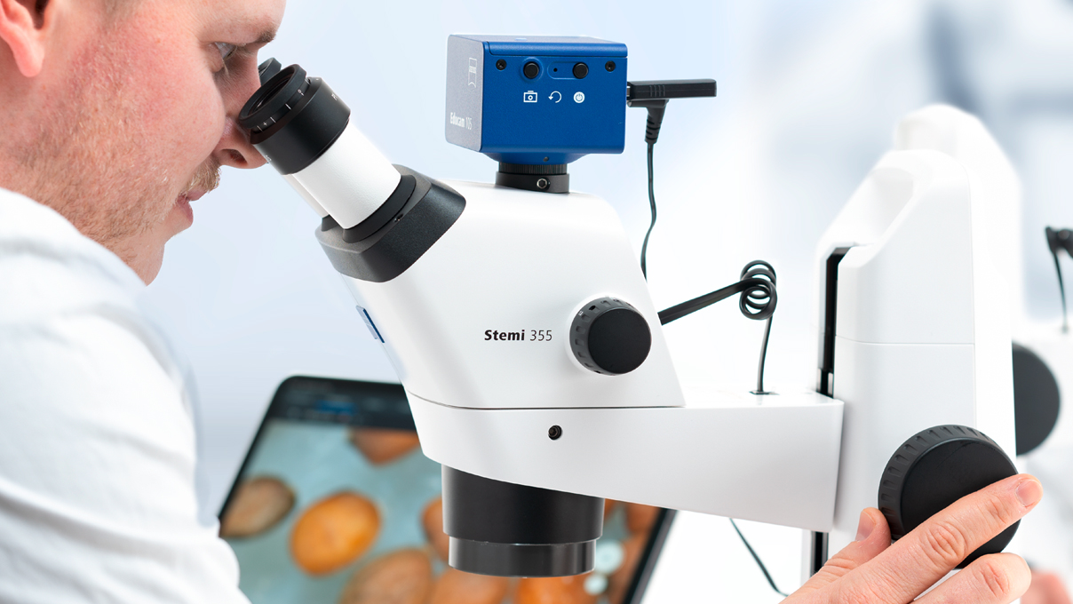 Zeiss Stemi 355 trino, Stereomikroskopkörper, trinokular, mit Kamera-Schnittstelle, Zoompositionen 0,72x bis 4x