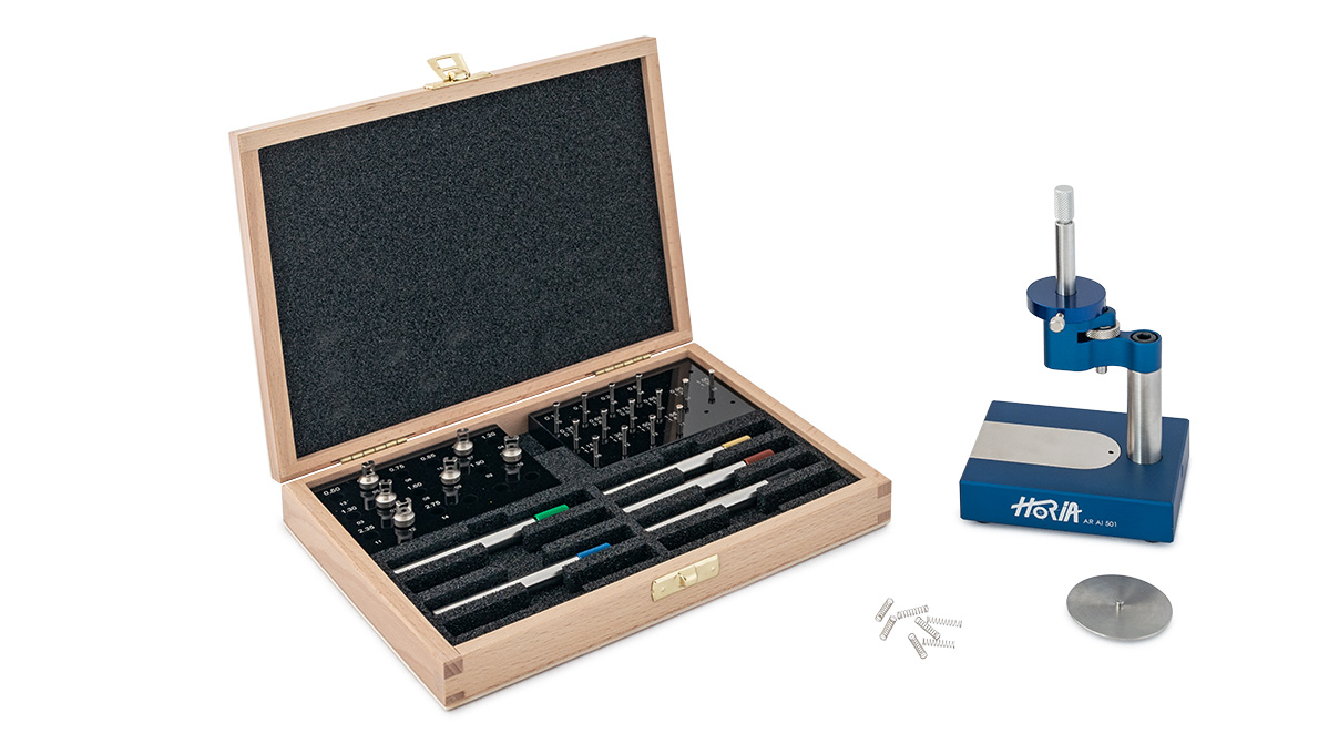 Horia dispositif de dépose d’aiguilles AR AI 501 dans son coffret, avec poignées montées, ressorts,
embouts, pointes pleines et creuses