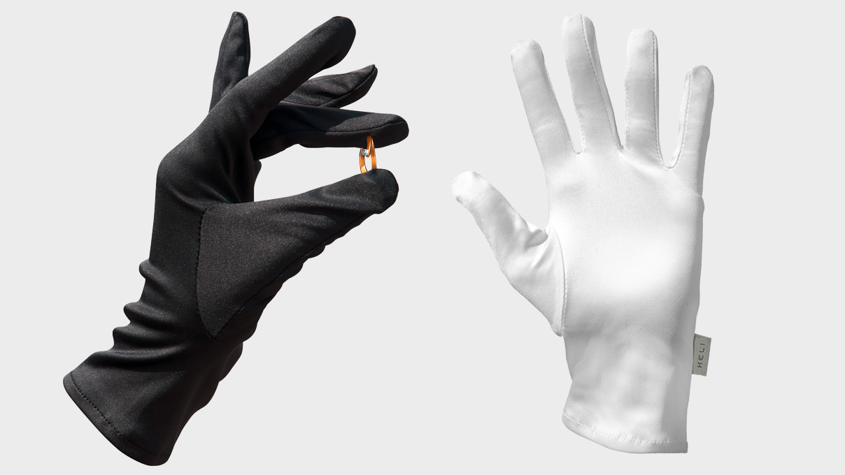 Presentation gloves & accessories