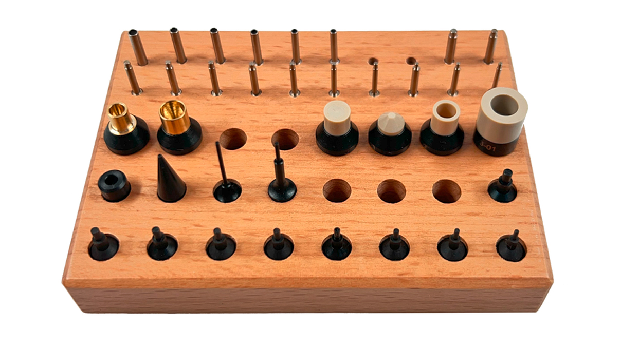 Horia AMF 2000-40 assortment of arbors and pushers, without blades, with wooden base