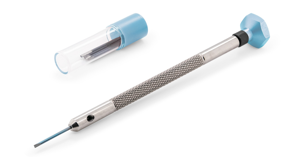 VOH screwdriver, blade 0,7 mm, light blue, with replacement spare blade