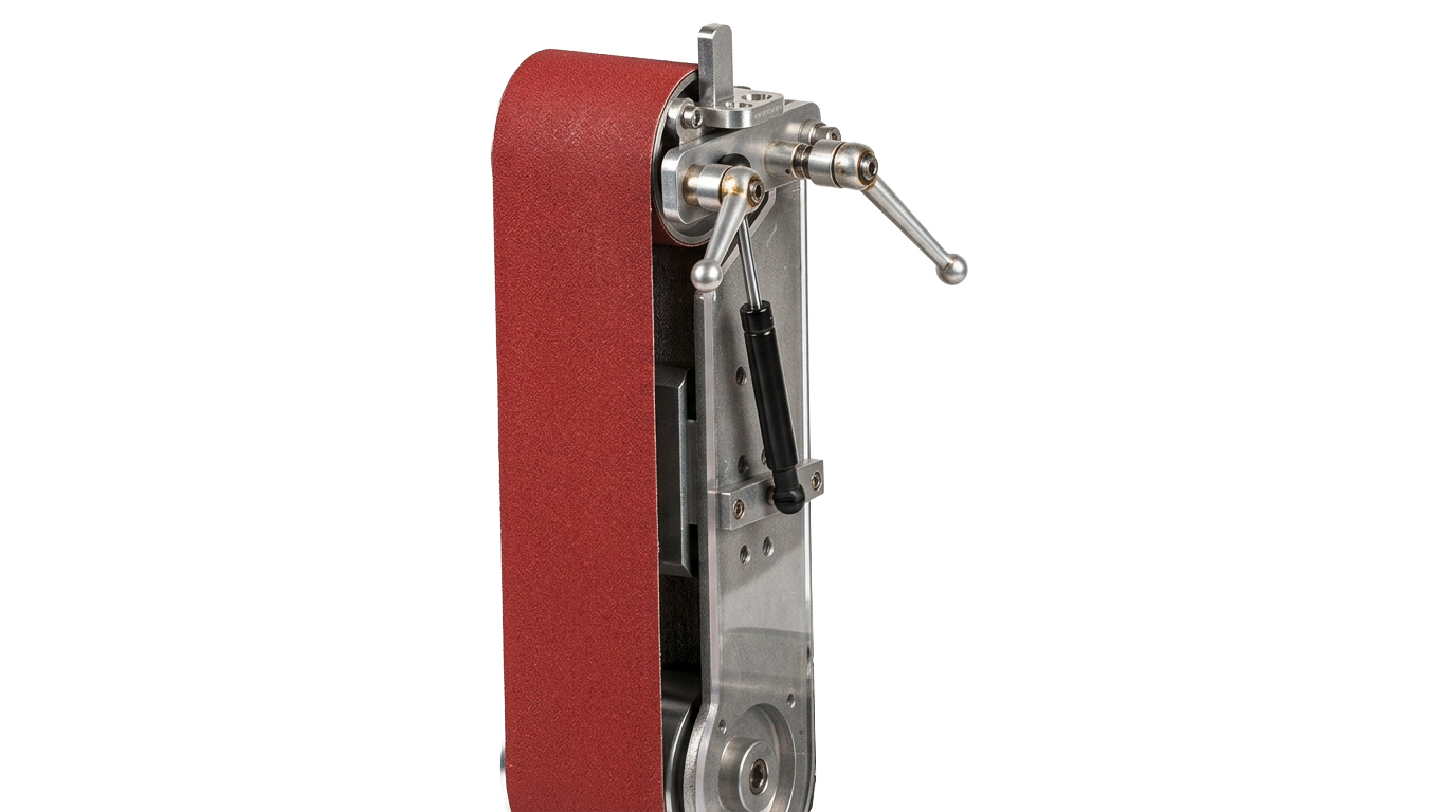 Unidad de lijado de banda/satinado para máquinas XPRO de Micromecalp, soporte de banda de acero,
incl. soporte de lijado 1000 x 100, tensor de muelle de gas, placa soporte de cerámica, rodillo de
accionamiento de caucho liso Ø 100 mm, 80 SH
