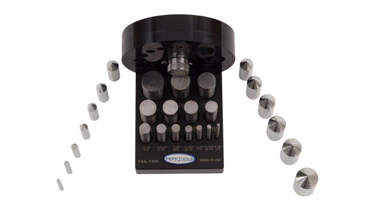 Punching tool kit, disc cutter of plate material