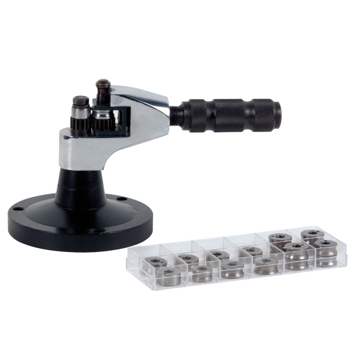 Ring width changing machine with 17 steel dies