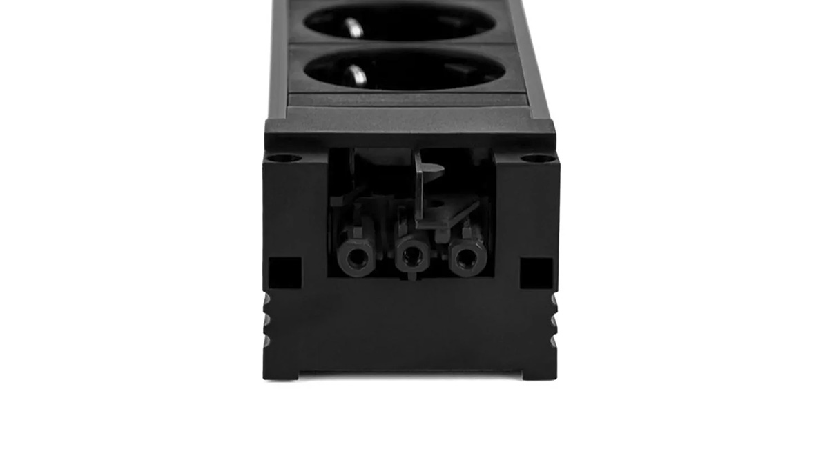 Modular socket strip with 5 slots