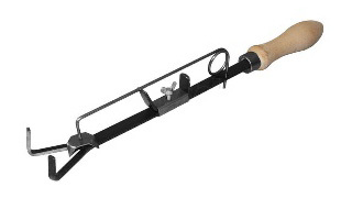 Lampert Gusslöffel mit Holzgriff und verstellbarer Schraubhalterung