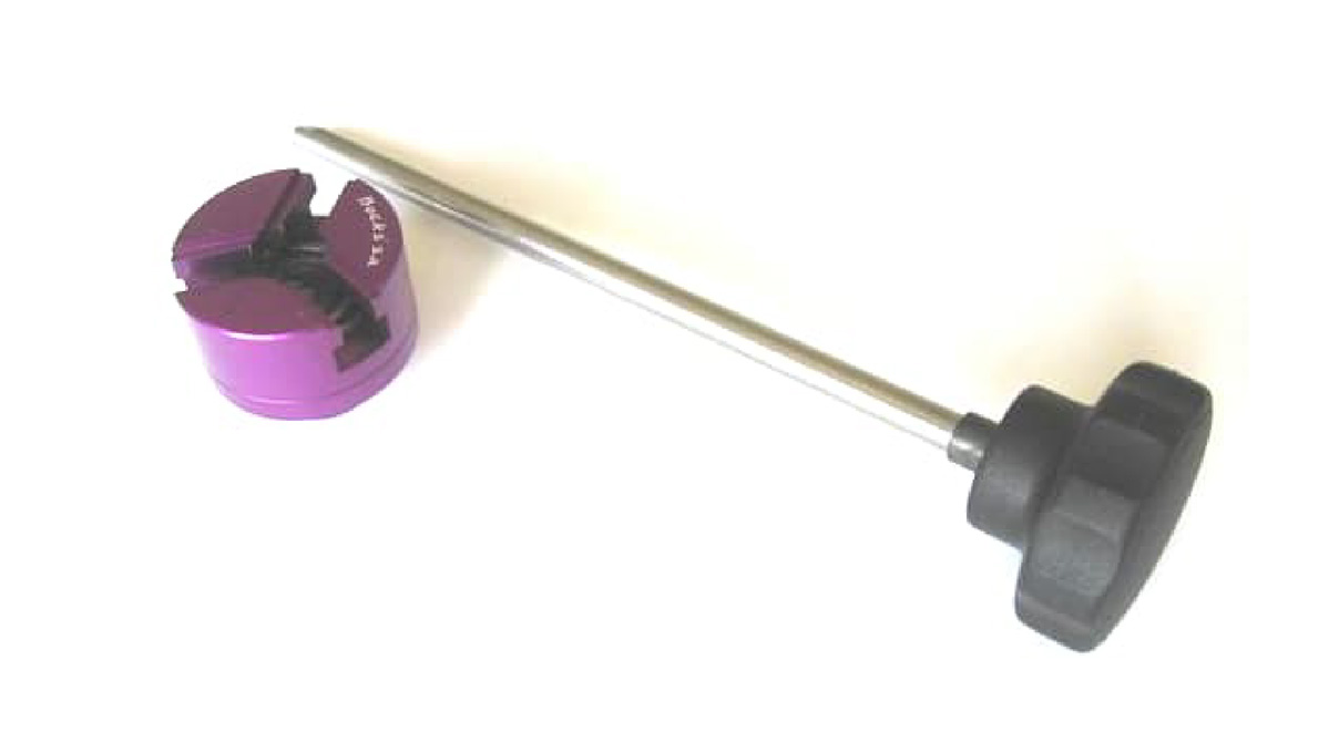 Universalfutter (Clip-System) mit Stange zum Umrüsten des Ergo Handpolierhalters zum einfachen Einsetzen von
Spannbacken, links