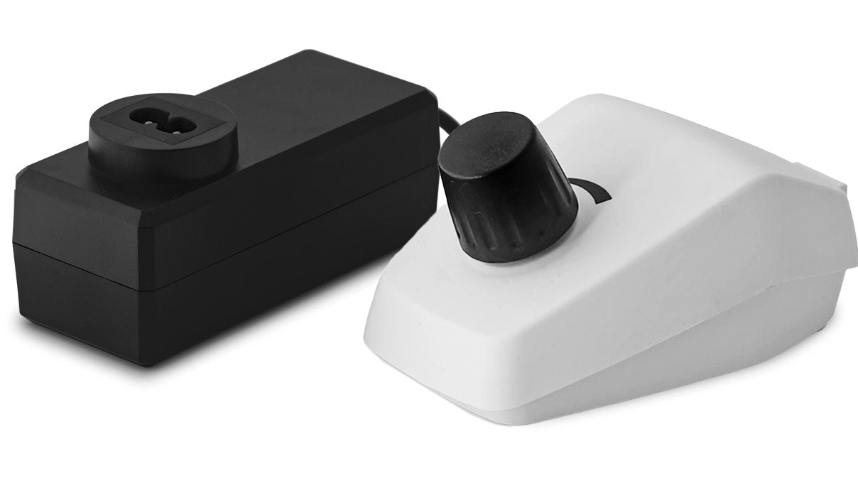 Controller C LED für Ein/Aus-Schaltung und Dimmung (wenn kein Stativ verwendet wird), inkl.
Magnetplatte und Netzadapter