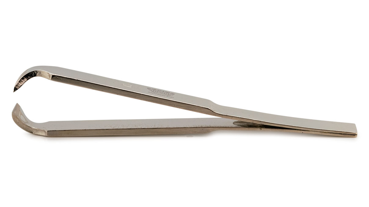 Regine Horlogery Tweezers shape D, nickel-plated, 94 mm