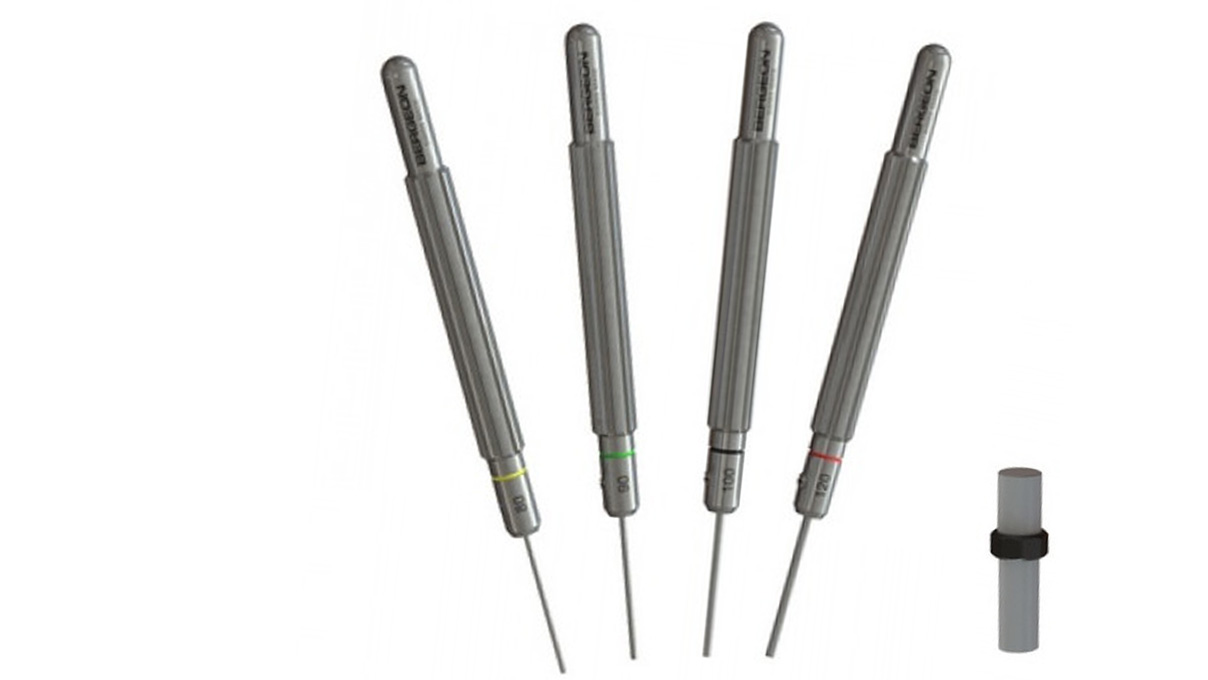 Bergeon 16988-P04 Assortiment uitwerpers met 4 pennen en roestvrijstalen handgreep met speciaal
profiel, Ø: 0,80, 0,90, 1,00 en 1,20 mm, 1 buis met reservepennen