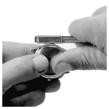 Bergeon 6484-G case opener to pry and push bottoms, with 2 spikes