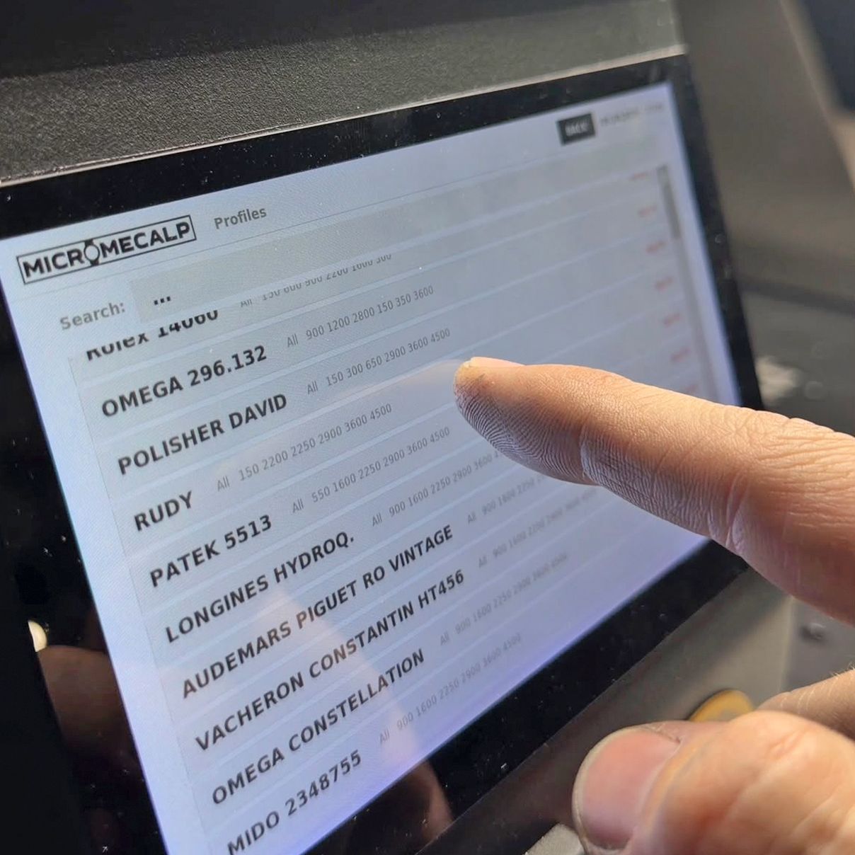 XPRO Touch-scherm met de opgeslagen afwerkprofielen
