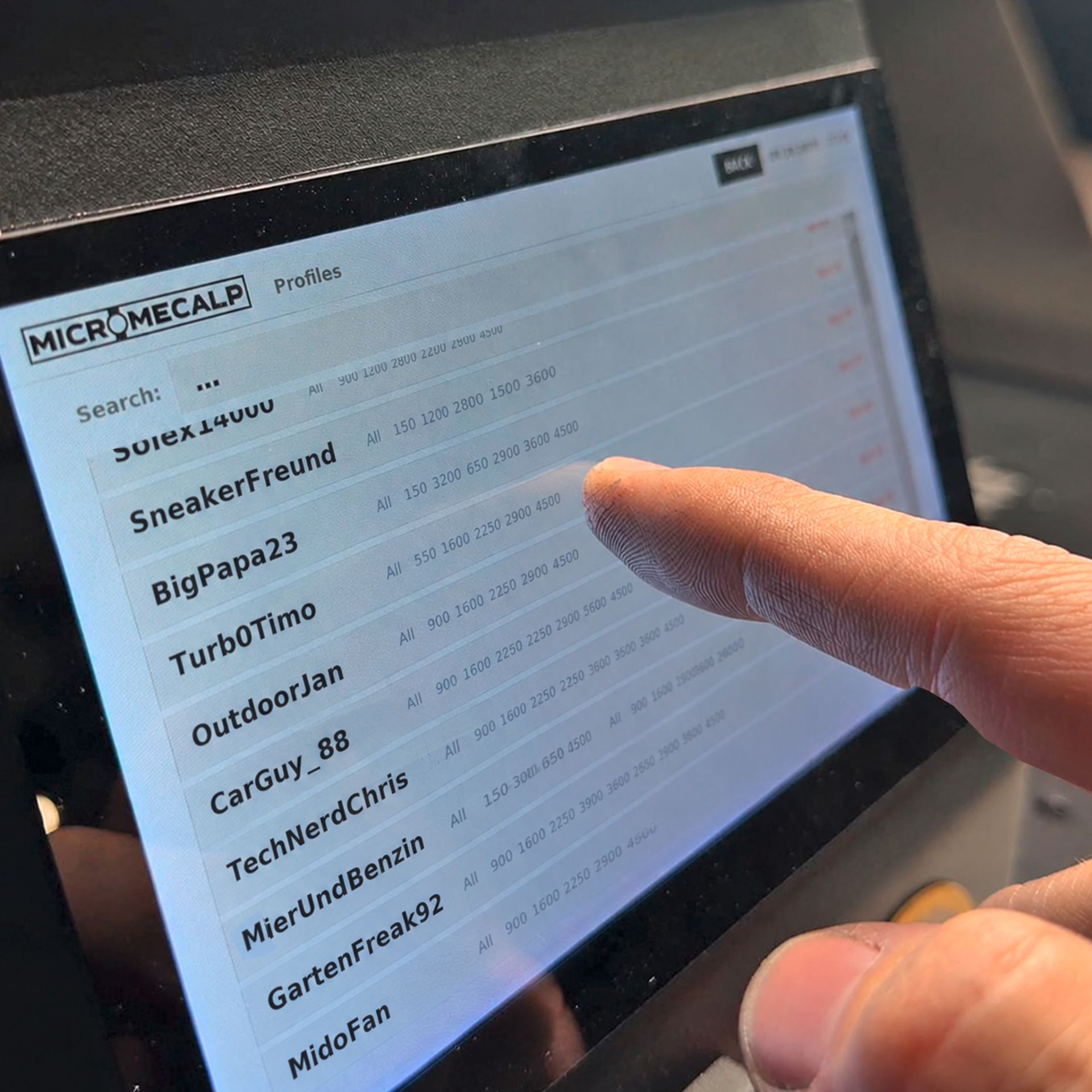 XPRO-Touch-Bildschirm mit den gespeicherten Finishing-Profilen